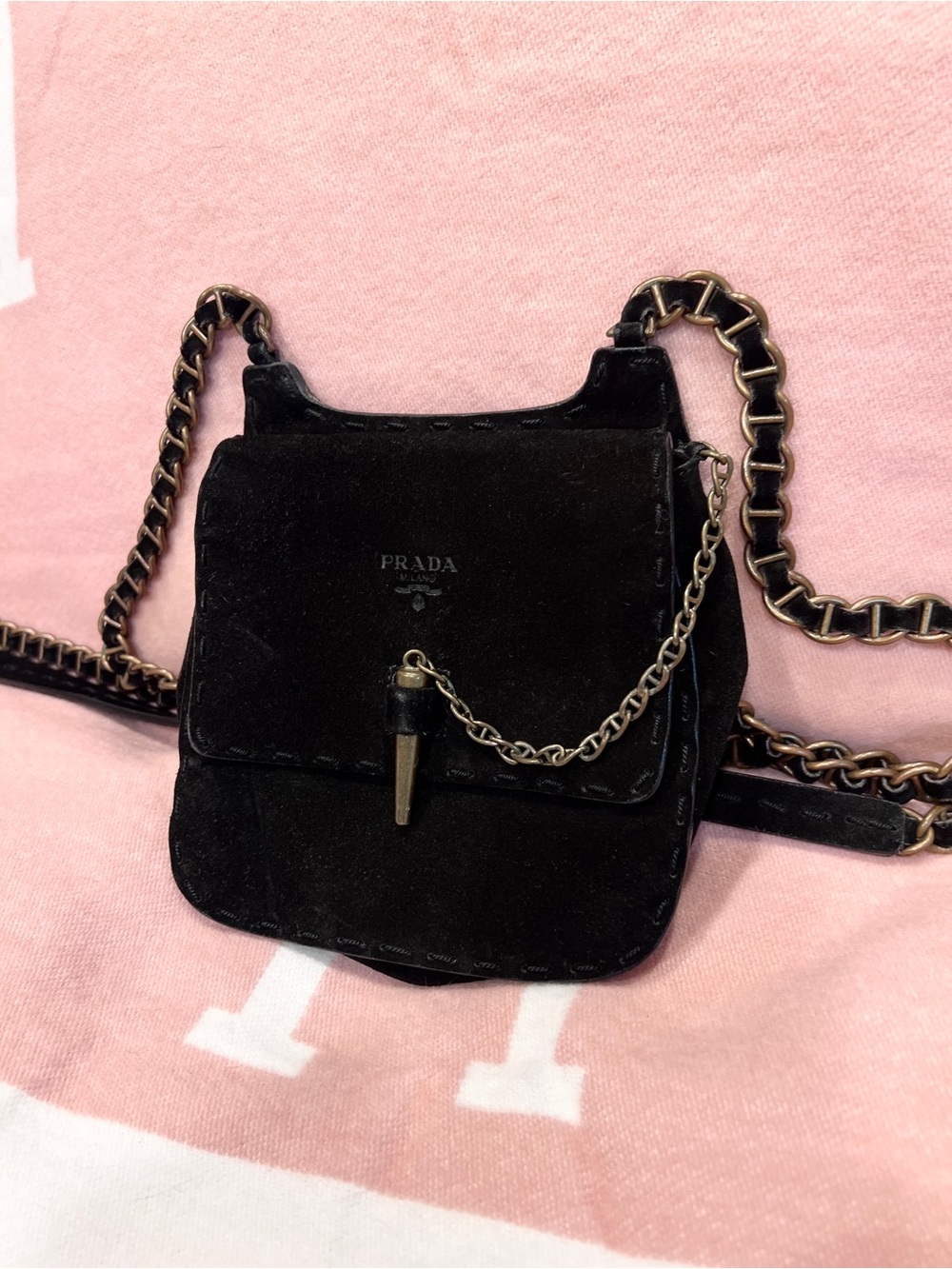 Prada⭐️✌🏻Vintage! RARE! Black Suede Crossbody/shoulder Bag with Chain Strap! - Picture 4 of 10